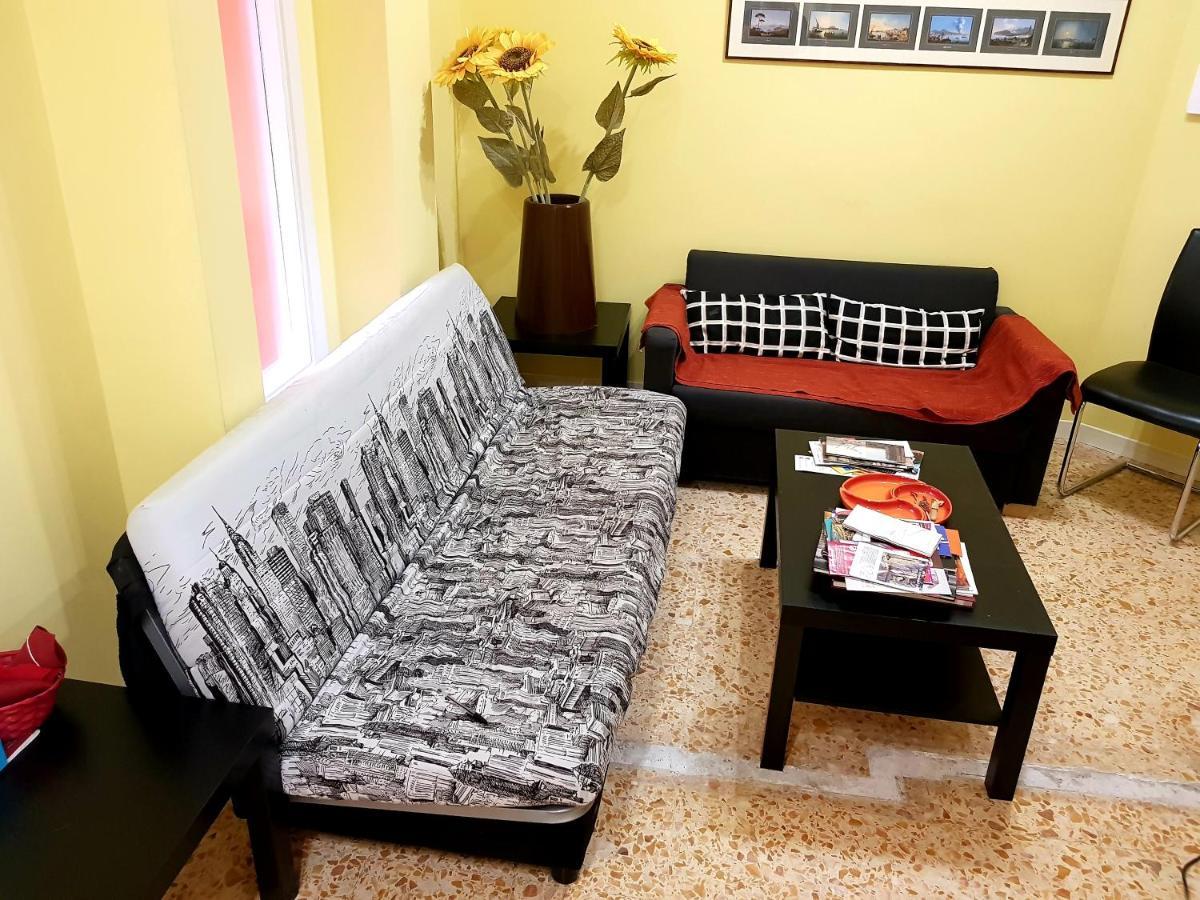 B&B Centralstationhouse Наполи Екстериор снимка