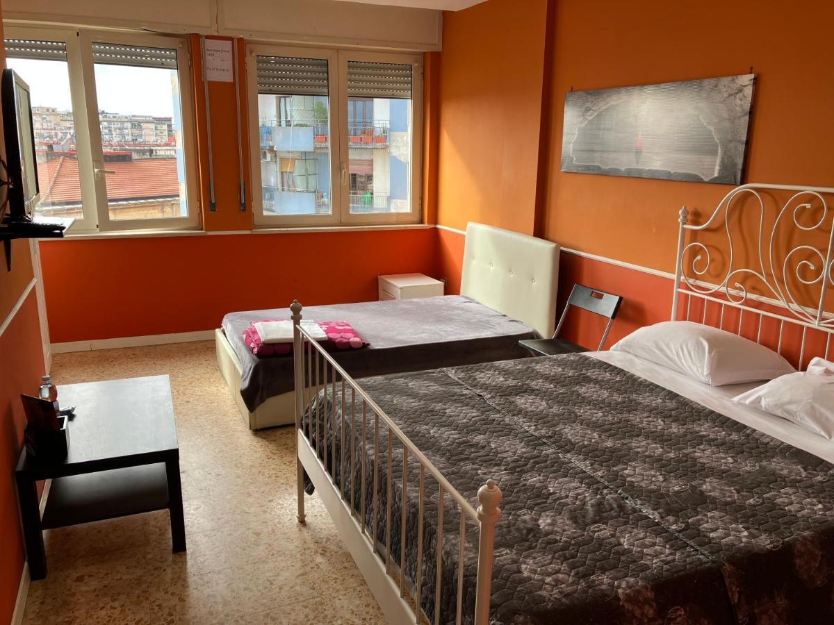 B&B Centralstationhouse Наполи Екстериор снимка