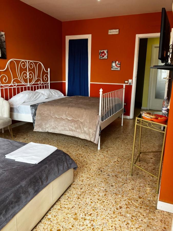 B&B Centralstationhouse Наполи Екстериор снимка