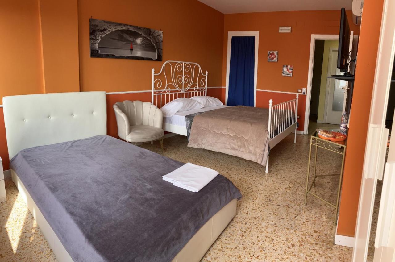 B&B Centralstationhouse Наполи Екстериор снимка