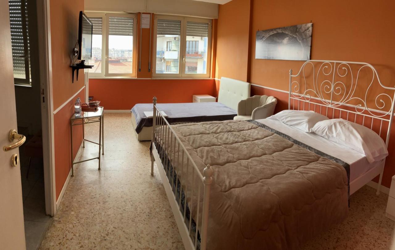 B&B Centralstationhouse Наполи Екстериор снимка